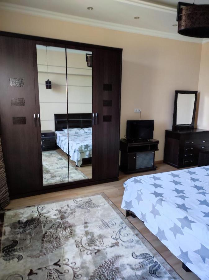 2 Room Flat Almaty Ngoại thất bức ảnh